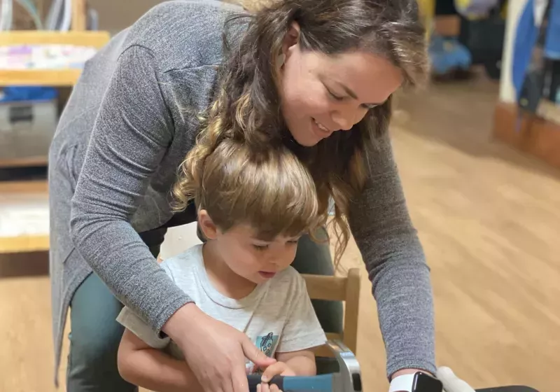 Eleonora with son in Atelier